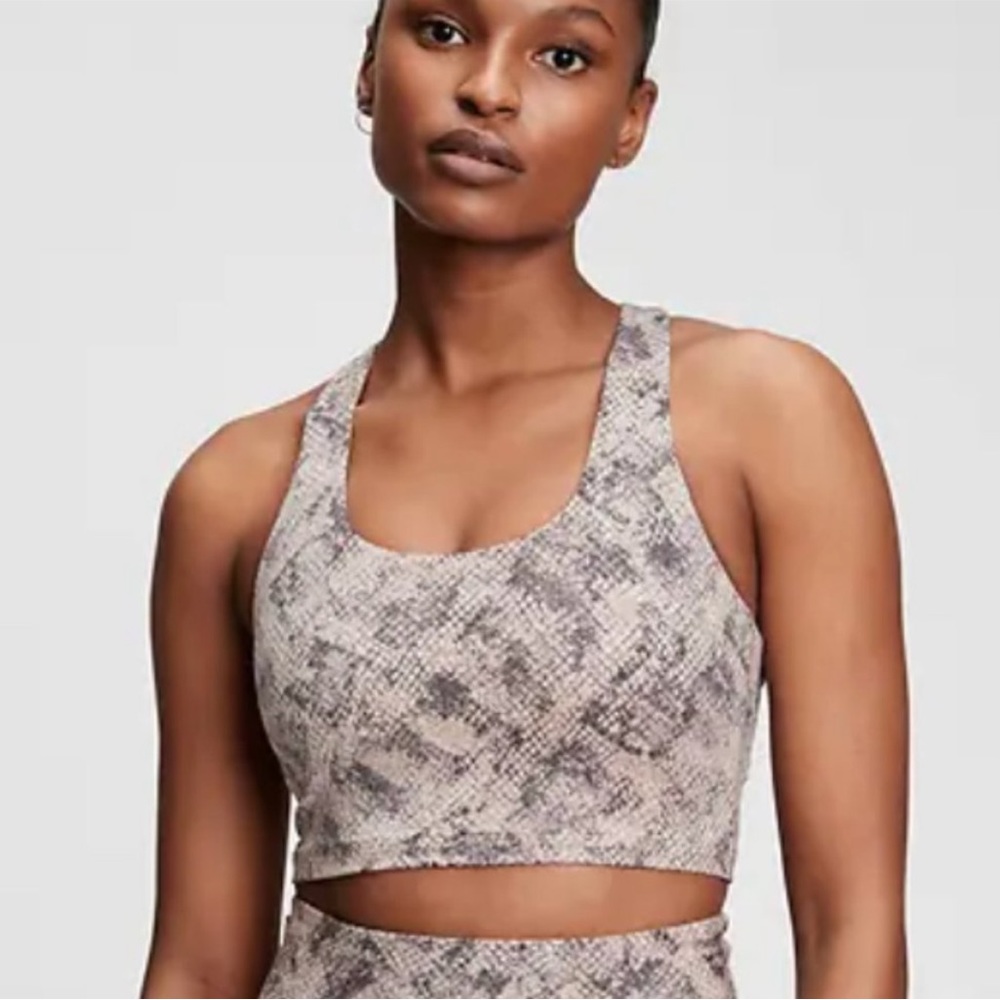 GapFit NWT Eclipse Racerback longline sports bra